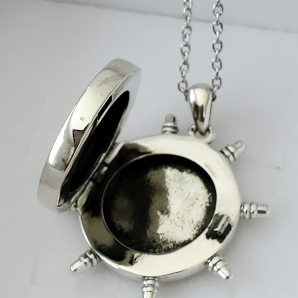 D18 Sterling Locket Compass Rudder Keepsake - Picture 8 of 9